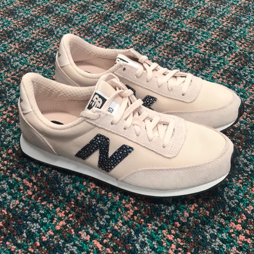 New Balance women’s classics sneakers